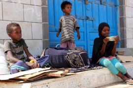 Food aid is distributed to those affected by conflict in Taiz