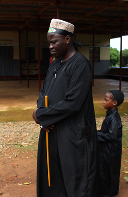 Hajji Bongo doesn't believe that Islamists were behind his father's death [Al Jazeera]