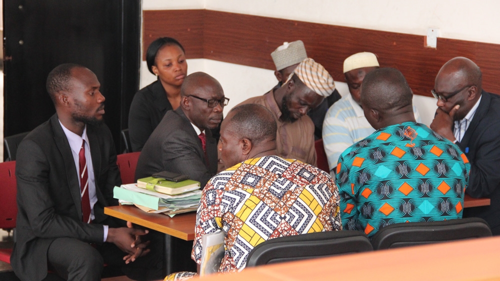 A case in mediation during Settlement Week at Samuel Ilori Courthouse in Ogba [Femke van Zeijl/Al Jazeera]