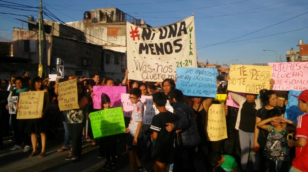 Community members from Villa 21 protest against the murder of Elida del Valle Barrios [Photo courtesy of Maria Eugenia Nogueira]