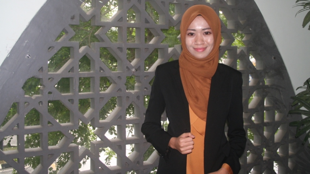 Nur Farhana, 22, is one of a growing number of young Malaysian women studying Islamic law at university [Liz Gooch/Al Jazeera]
