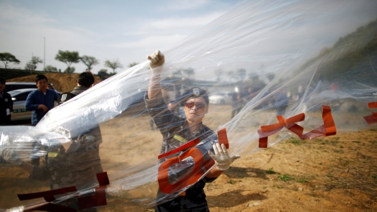 north korean defectors sending balloons
