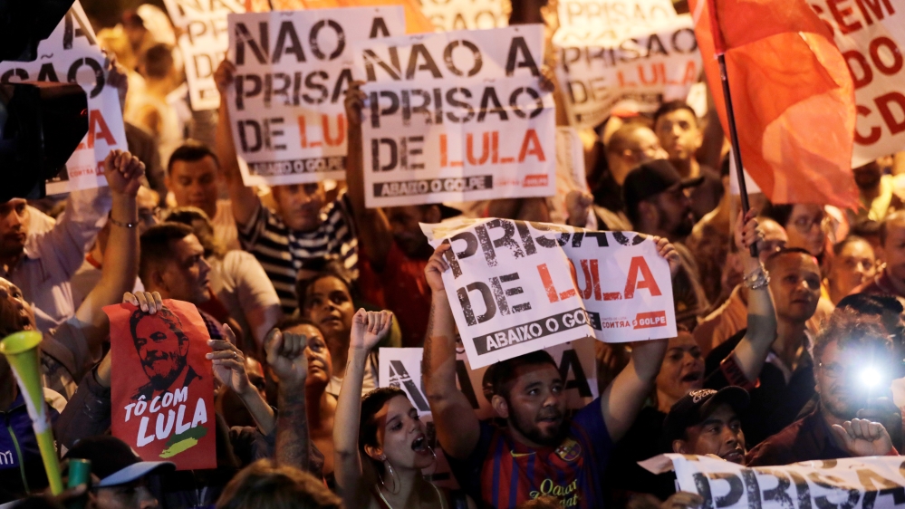 Supporters of former Brazilian President Luiz Inacio Lula da Silva protest against Thursday's Supreme Court decision [Paulo Whitaker/Reuters] 