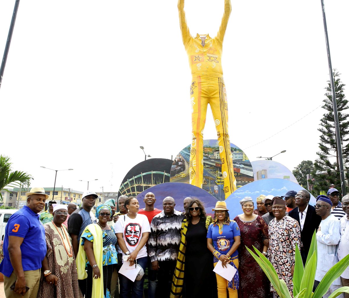 Lagos State Governor Akinwunmi at the unveiling of the unveiling of the Liberation Statue in honour of Fela Kuti at Allen Roundabout in Ikeja, Lagos [The Lagos State Govt/Twitter] 