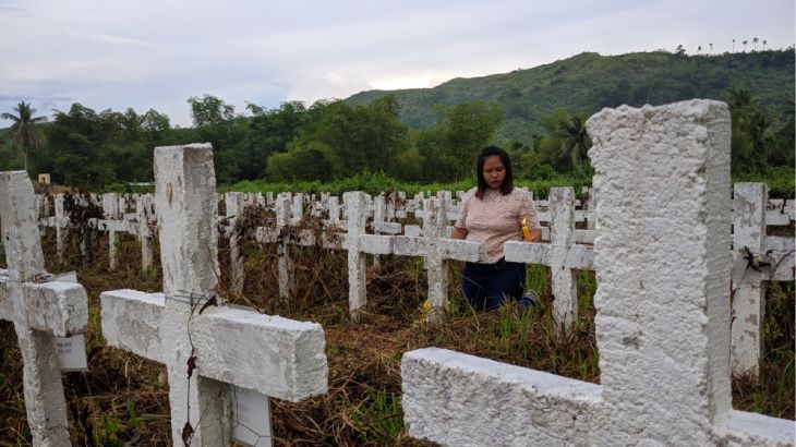 Unmarked graves in Tacloban