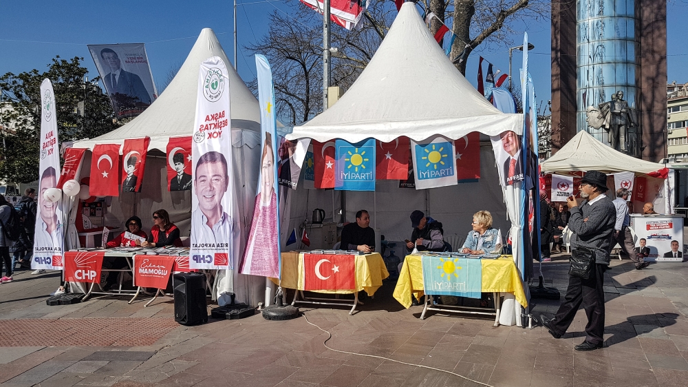 The Nation's Alliance made up of centre-left main opposition Republican People's Party and right-wing Good Party, is the main challenger to Erdogan's bloc [Umut Uras/ Al Jazeera]