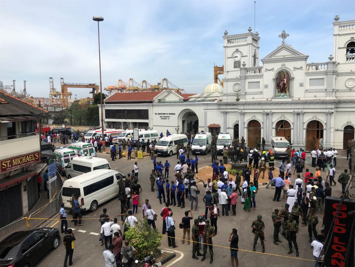 Sri Lankan military officials stand guard in front of the St. Anthony''s Shrine, Kochchikade church after an explosion in Colombo, Sri Lanka April 21, 2019. REUTERS/Dinuka Liyanawatte