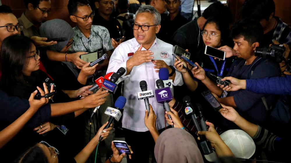 Arief Budiman talks to reporters after the announcement of the results [Willy Kurniawan/Reuters]