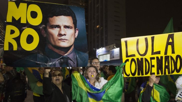 Anti-corruption protesters celebrating in Brazil - programmes