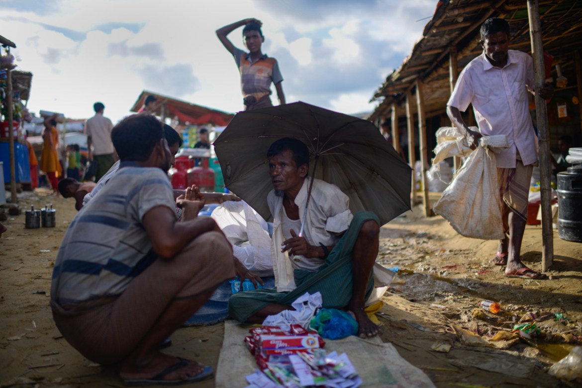 A local market in Balukhali refugee camp where most of the rohingya sell there relief product. Mahmud Hossain Opu/Al Jazeera