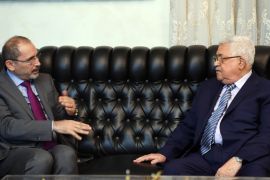 President of Palestine Mahmoud Abbas (R) meets with Ayman Safadi, Minister of Foreign Affairs of Jordan during his official visit in Amman, Jordan on May 05, 2018. (Photo by Palestinian Presidency / H