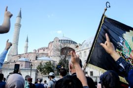 People celebrate 10th Chamber of the Council of State''s Hagia Sophia decision