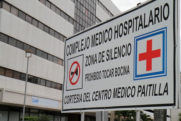 sign outside a Panama City hospital saying no honking