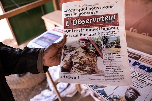 A picture of Paul-Henri Sandaogo Damiba, the leader of the mutiny and of the Patriotic Movement for the Protection and the Restauration (MPSR), on the front page of L'Observateur newspaper.