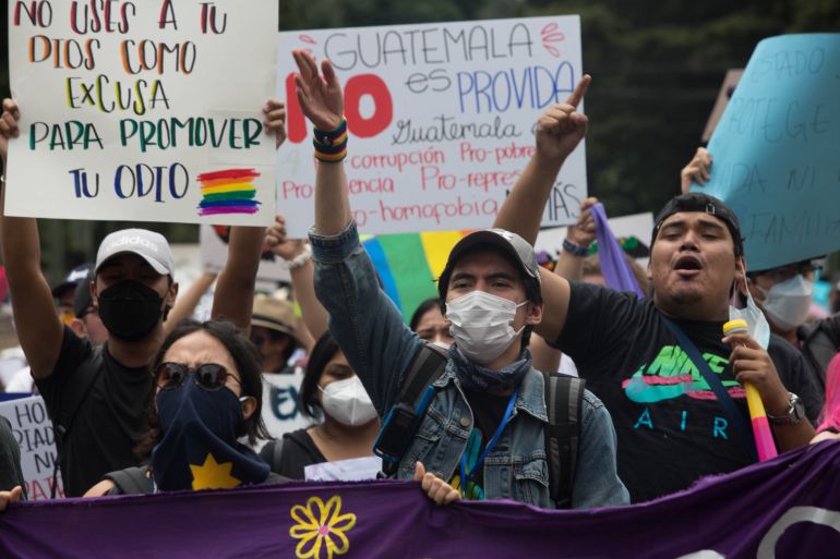 Protesters march to Congress in Guatemala