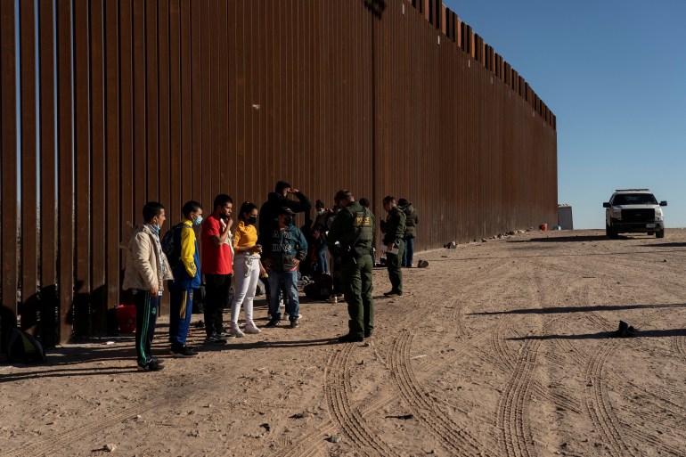 migrants at US-Mexico border