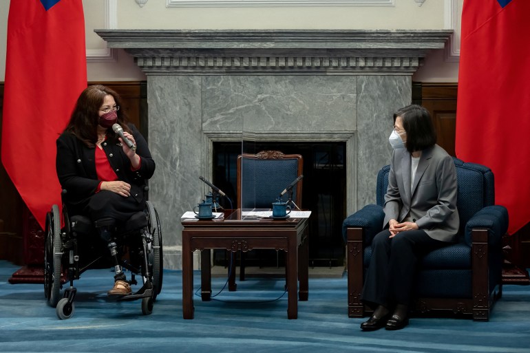 Senator Tammy Duckworth (on left) meets Taiwan president Tsai Ing-Wen at her office in Taipei