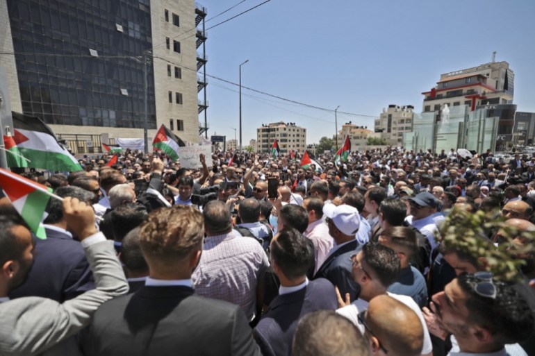 Lawyers protest against Abbas