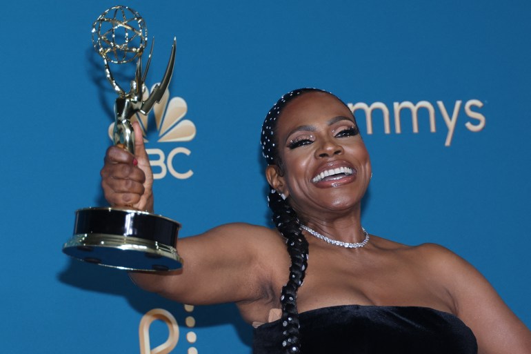 Sheryl Lee Ralph holds her Emmy for Best Supporting Actress in a Comedy Series