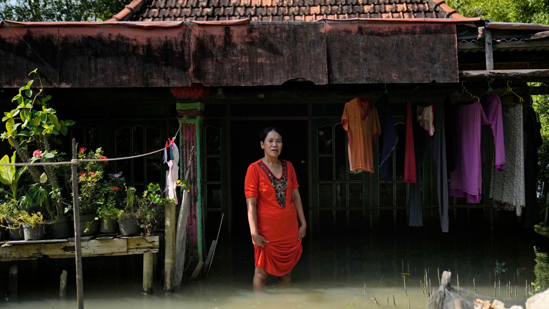 Climate Indonesia Living Amid Flood