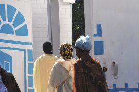 Women walking towards an MSI Reproductive Choices centre in Ethiopia. (Photo provided by MSI Reproductive Choices)