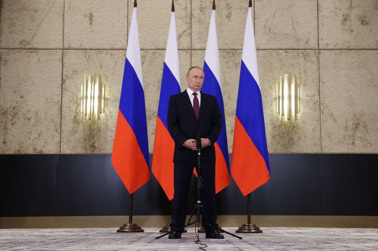 Russian President Vladimir Putin attends a news conference following the Shanghai Cooperation Organization (SCO) summit in Samarkand, Uzbekistan September 16, 2022. Sputnik/Sergey Bobylev/Pool via REUTERS ATTENTION EDITORS - THIS IMAGE WAS PROVIDED BY A THIRD PARTY.