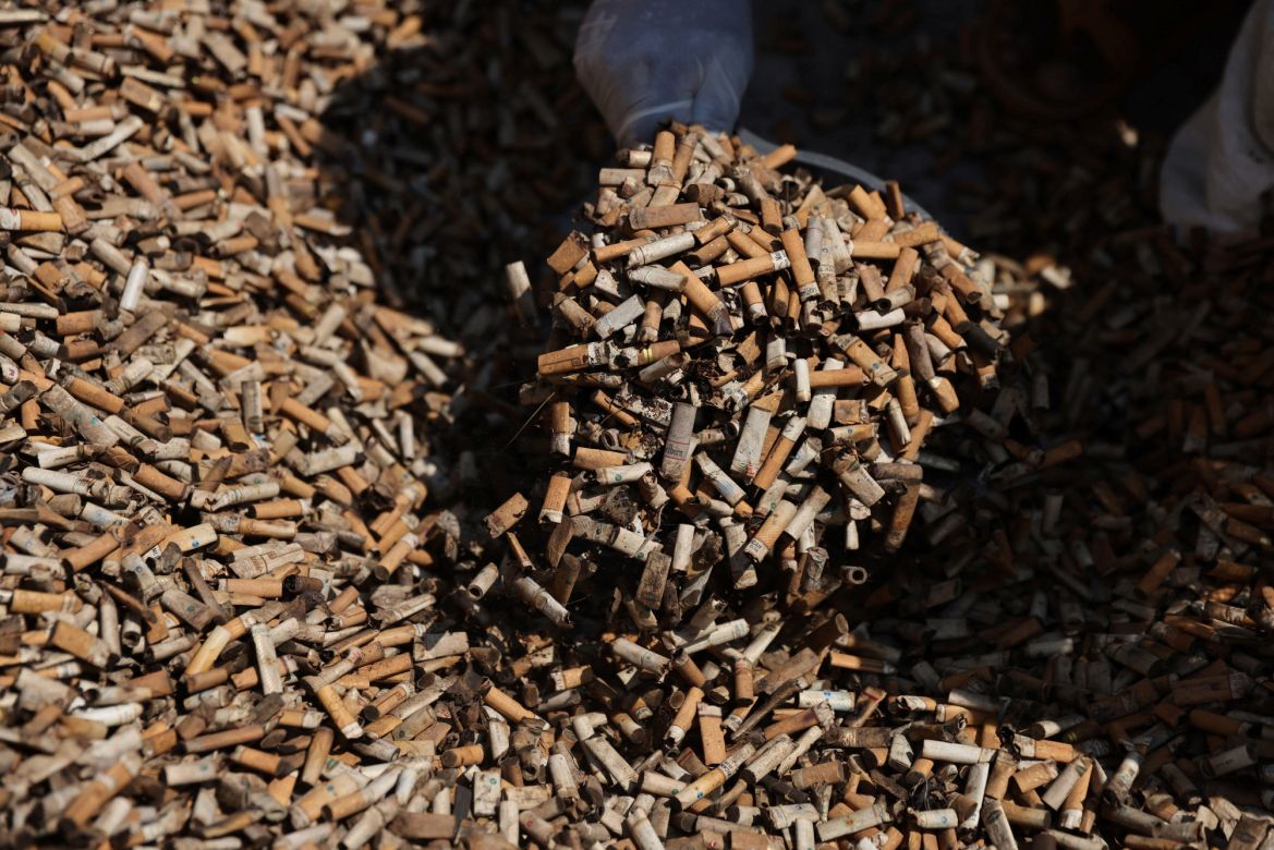 Indian factory reprocesses cigarette ends