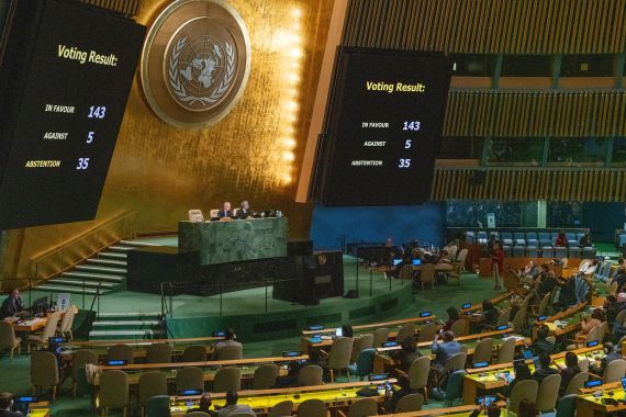 Monitors at UN General Assembly hall