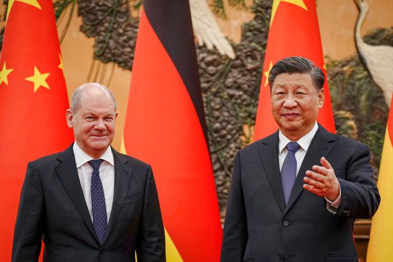 German Chancellor Olaf Scholz (left) met Chinese President Xi Jinping in Beijing on November 4, 2022