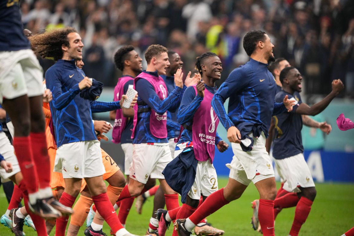 French players celebrating