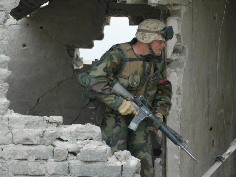 US soldier in Basra, Iraq, photo