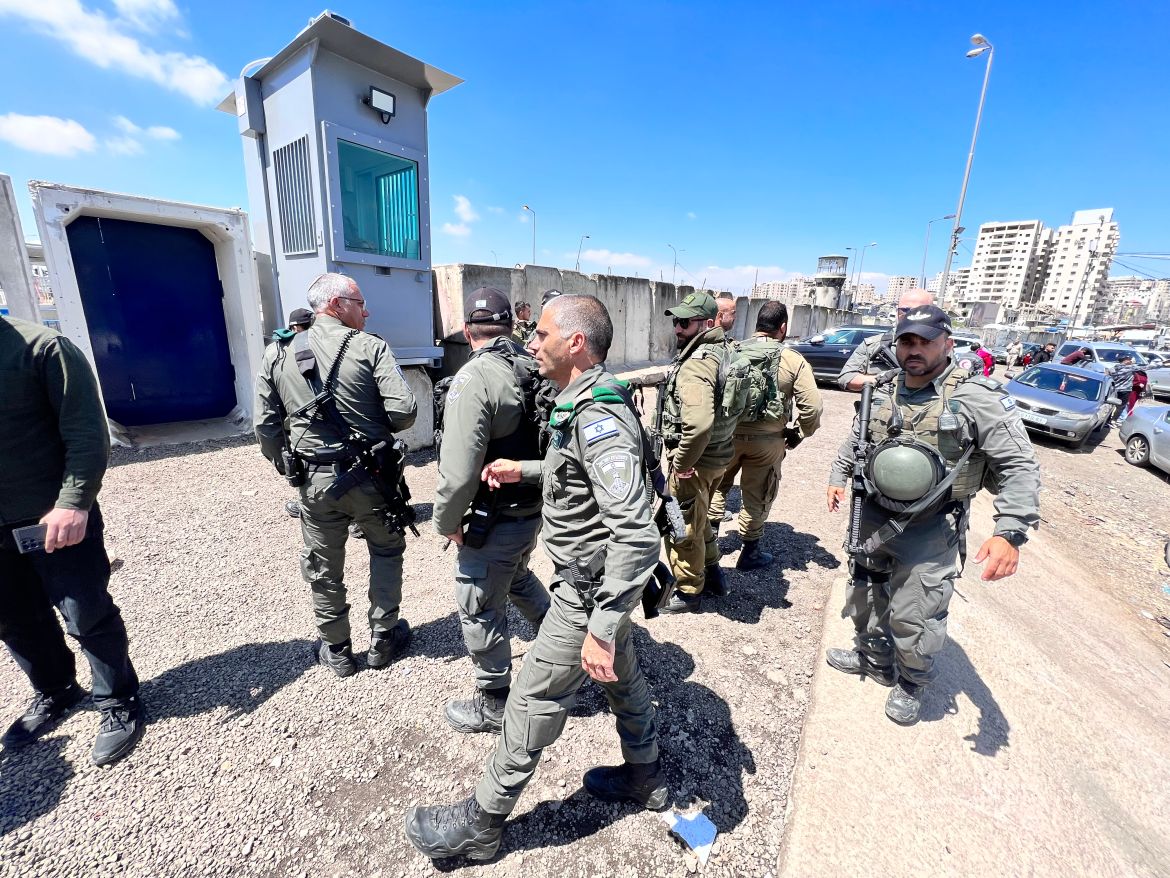 Israeli soldiers at Qalandiysa checkpoint