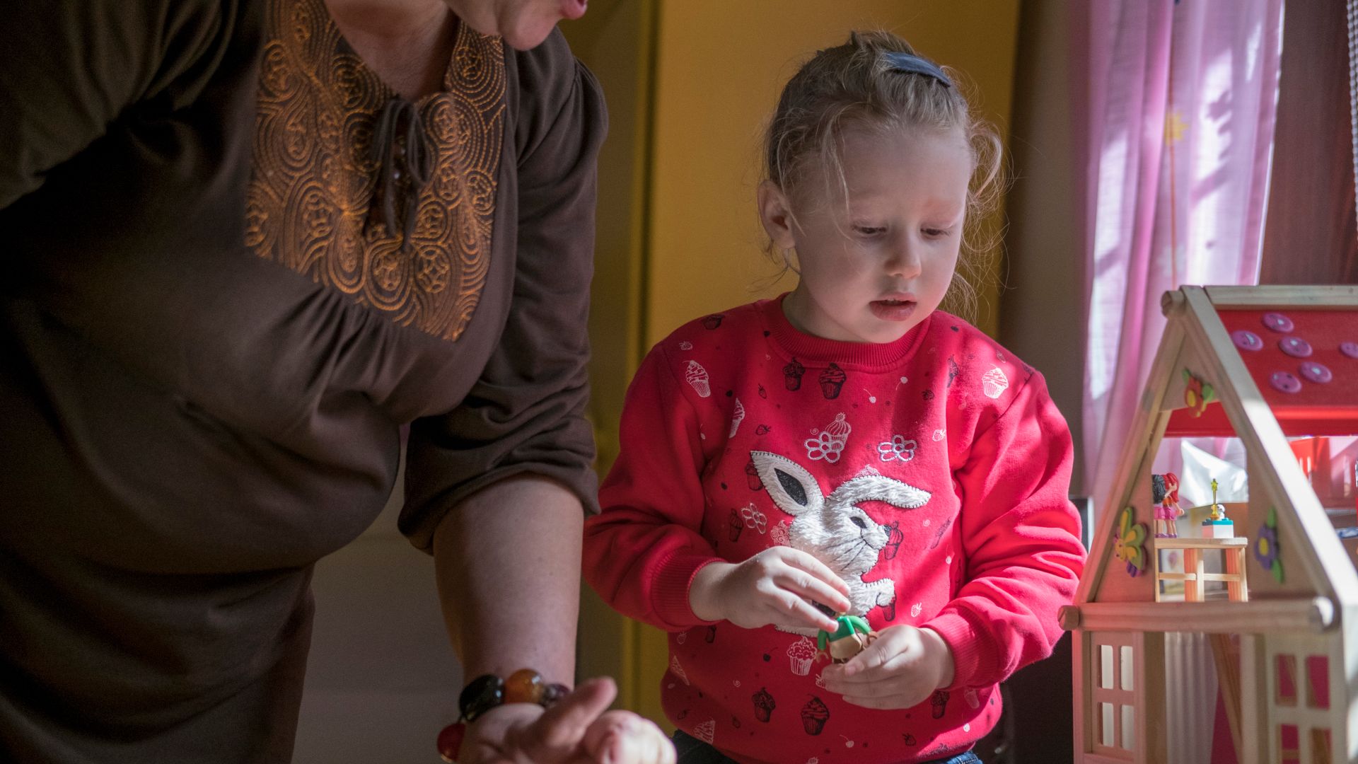 Families of Ukrainian children with disabilities struggle to access therapy in countries of refuge