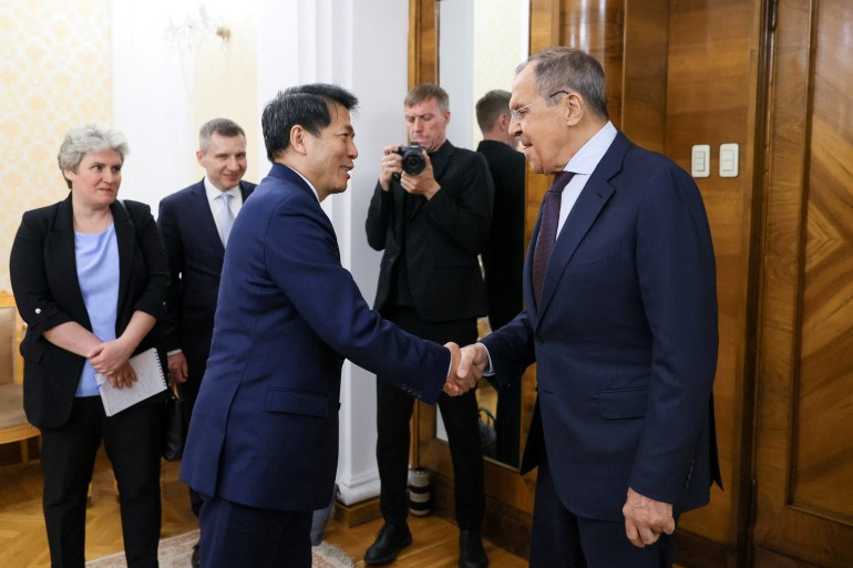 Chinese envoy Li Hui and Russian foriegn minister Sergey Lavrov