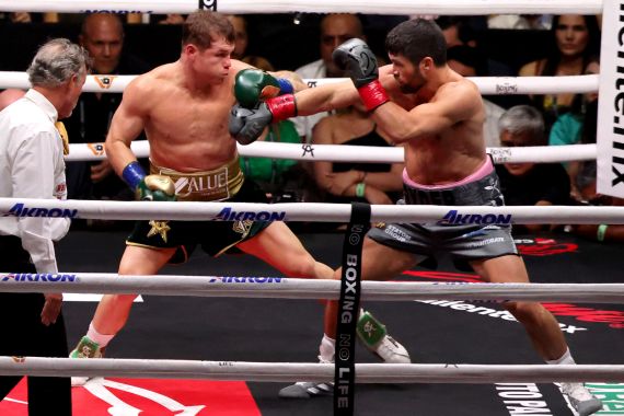 British boxer John Ryder fights Mexican boxer Saul Canelo Alvarez