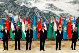 Chinese President Xi Jinping, Kazakhstan&#39;s President Kassym-Jomart Tokayev, Kyrgyzstan&#39;s President Sadyr Japarov, Tajikistan&#39;s President Emomali Rahmon, Turkmenistan&#39;s President Serdar Berdymukhamedov and Uzbekistan&#39;s President Shavkat Mirziyoyev pose for pictures during the China-Central Asia Summit in Xian, China on May 19, 2023 [Florence Lo/Reuters/Pool]