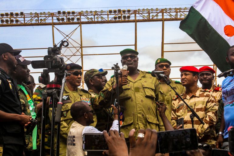 Niger coup officials in military garb deliver speech