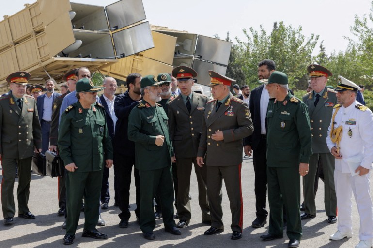 Iranian and Russian military officials meet