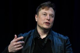 Elon Musk risks losing users on X if he puts the platform behind a paywall, experts warn [File: Susan Walsh/AP Photo]