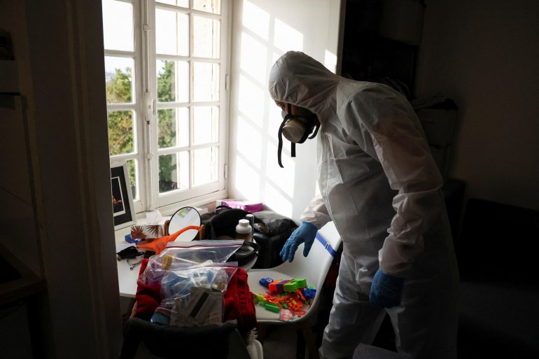 Salim Dahou, biocide technician from the company Hygiene Premium, inspects an apartment in order to treat it against bedbugs in L'Hay-les-Roses, near Paris, France, September 29, 2023. REUTERS/Stephanie Lecocq