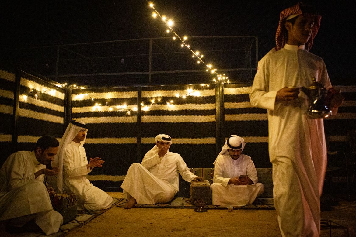 Kuwaitis in the desert