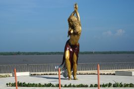 View of a statue of Colombian singer Shakira at the Malecon in Barranquilla, Colombia, on December 26, 2023. - Colombian superstar Shakira's Caribbean home city of Barranquilla unveiled a 6.5-meter (21.3-foot) hip-swaying statue in her honor on Tuesday.