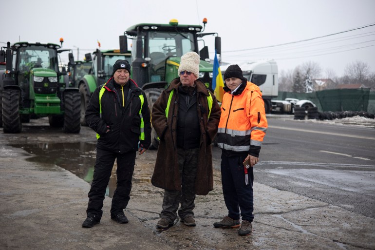 Danut Andrus (center), an agricultural entrepreneur from Botoșani and one of the leaders of the spontaneous mobilization of farmers and truckers in Romania, on January 23 in Afumati.