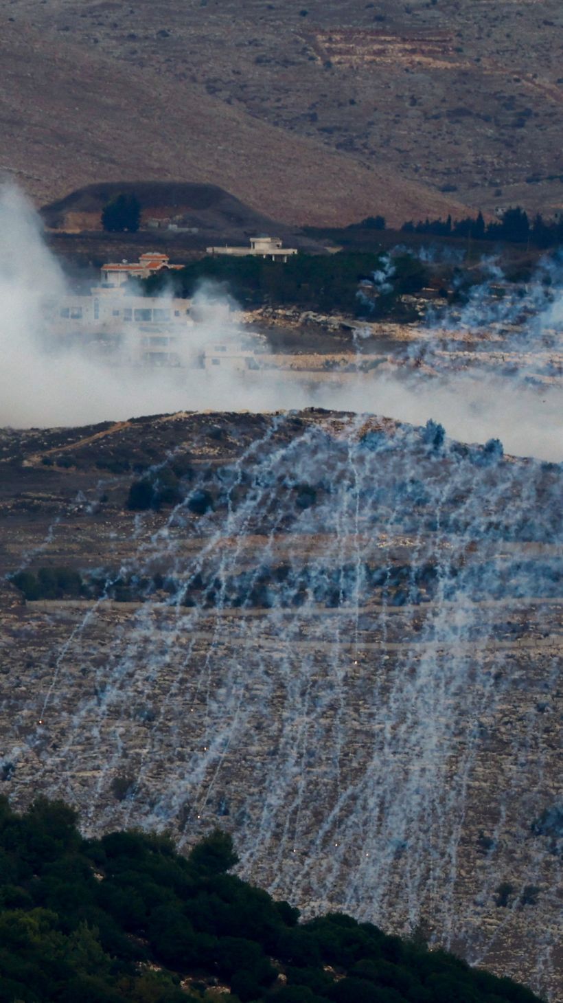 White phosphorus fired by Israeli army seen in the border area