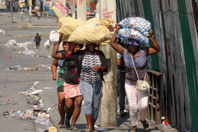 People flee their homes in Port-au-Prince