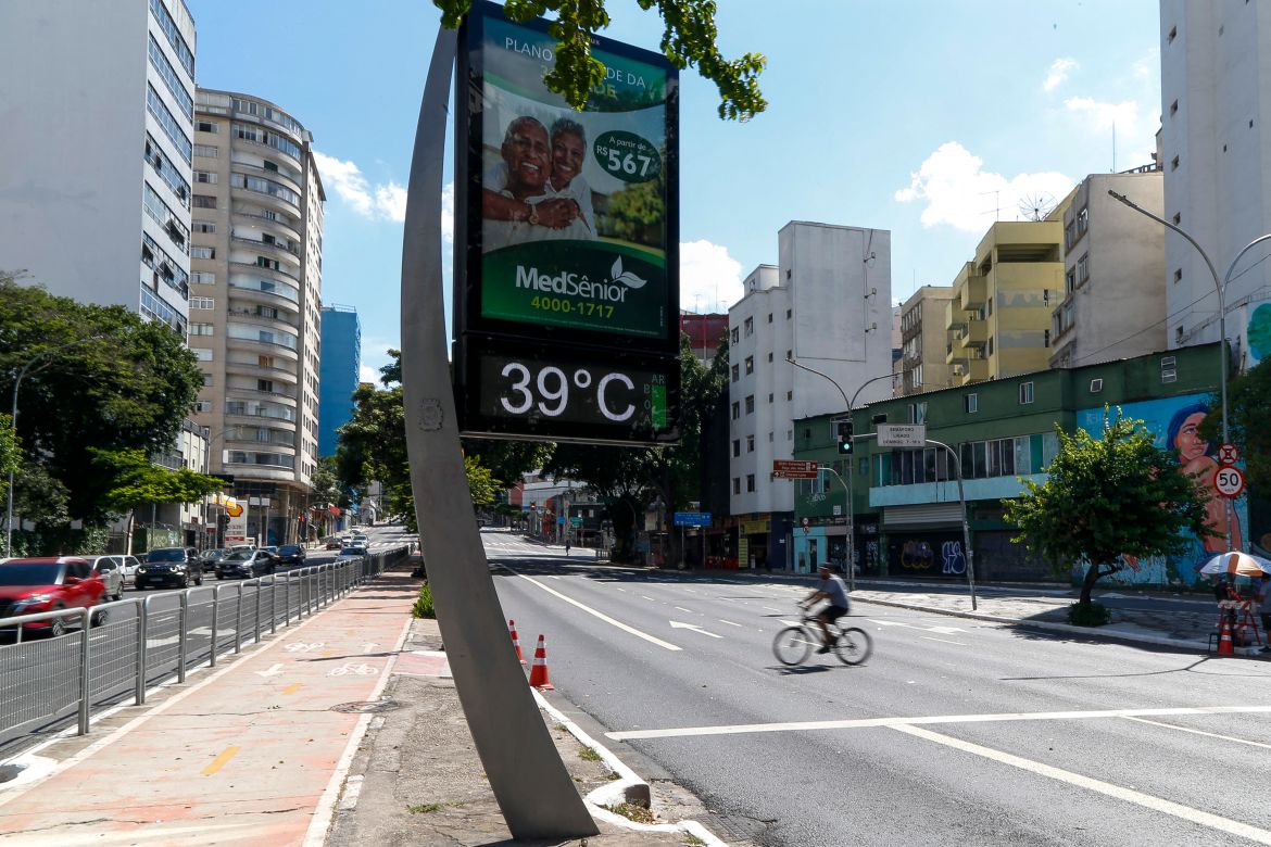 Record heat index of 62.3C scorches Rio de Janeiro