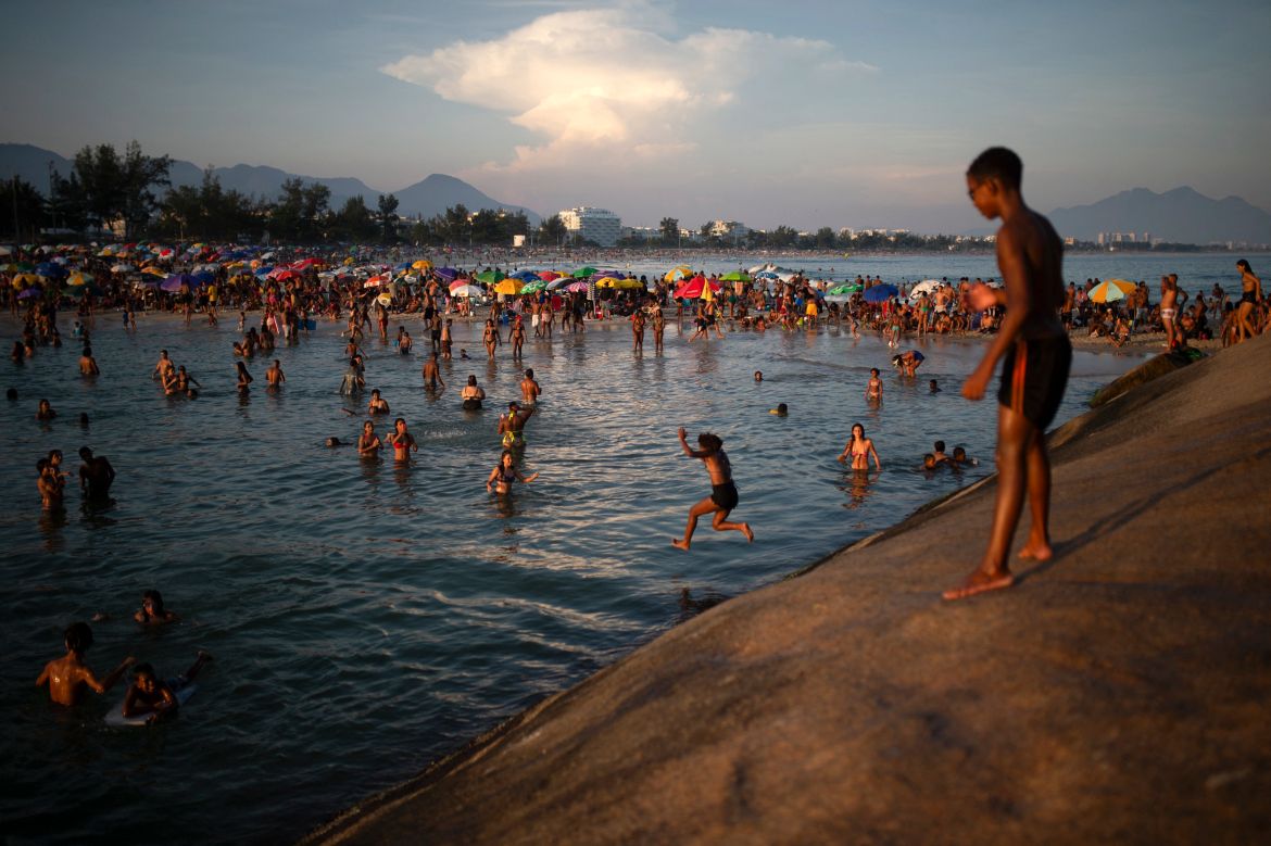 Record heat index of 62.3C scorches Rio de Janeiro