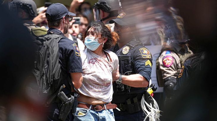 Police arrest a pro-Palestinian protester, during the ongoing conflict between Israel and the Palestinian Islamist group Hamas, at the University of Texas in Austin, Texas, U.S. April 29, 2024. Aaron E. Martinez/American-Statesman/USA Today Network via REUTERS NO RESALES. NO ARCHIVES. MANDATORY CREDIT