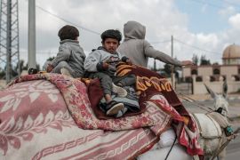 Palestinians migrate towards Khan Yunis [Jehad Alshrafi/Anadolu]